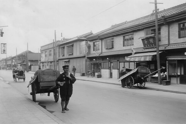 昔の大阪の街並み